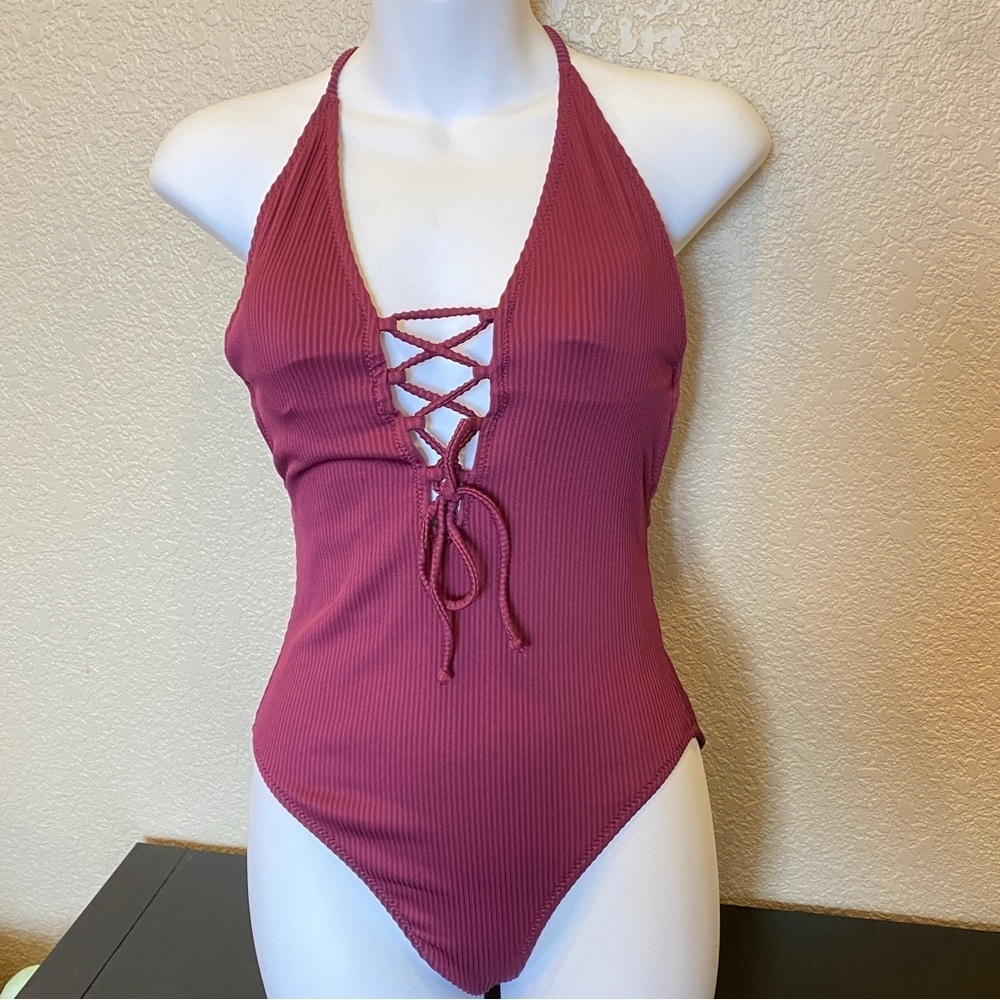 CUPSHE Women's Solid Color V Neck Lace Up One Piece Swimsuit purple cross back